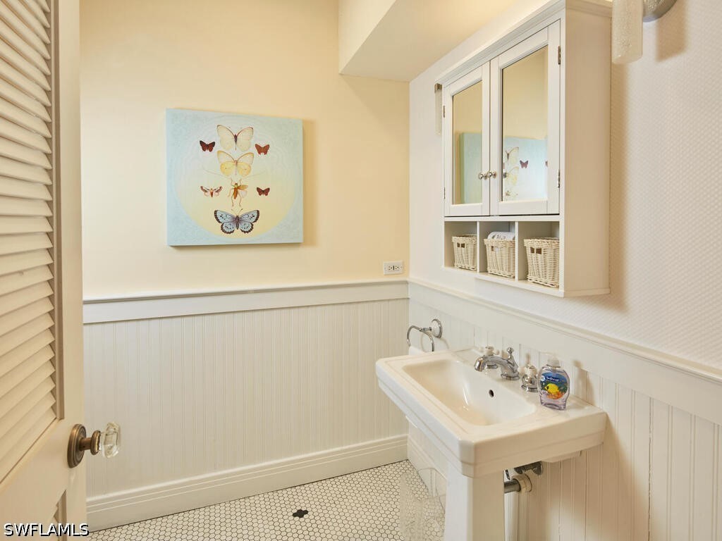 2750 Treasure Ln Property Photo 21
