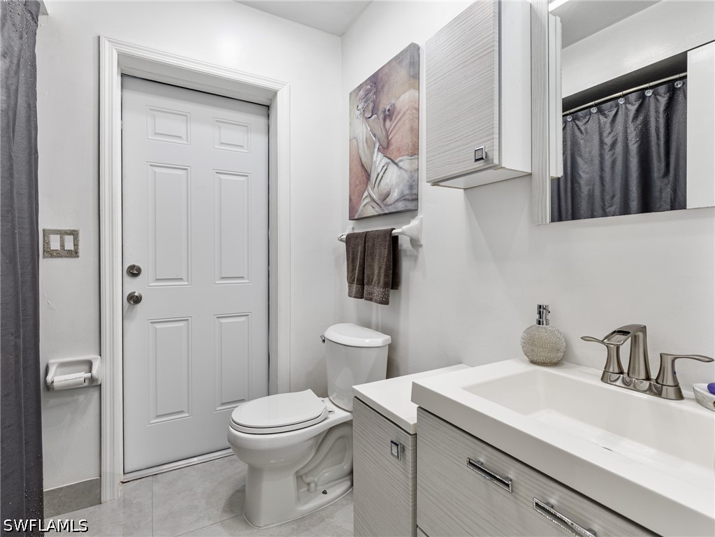 22690 Island Lakes Dr Property Photo 23