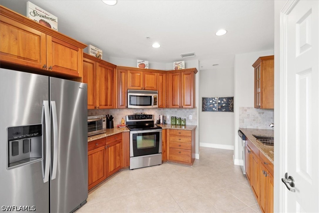 8051 Players Cove Dr 102 Property Photo 17