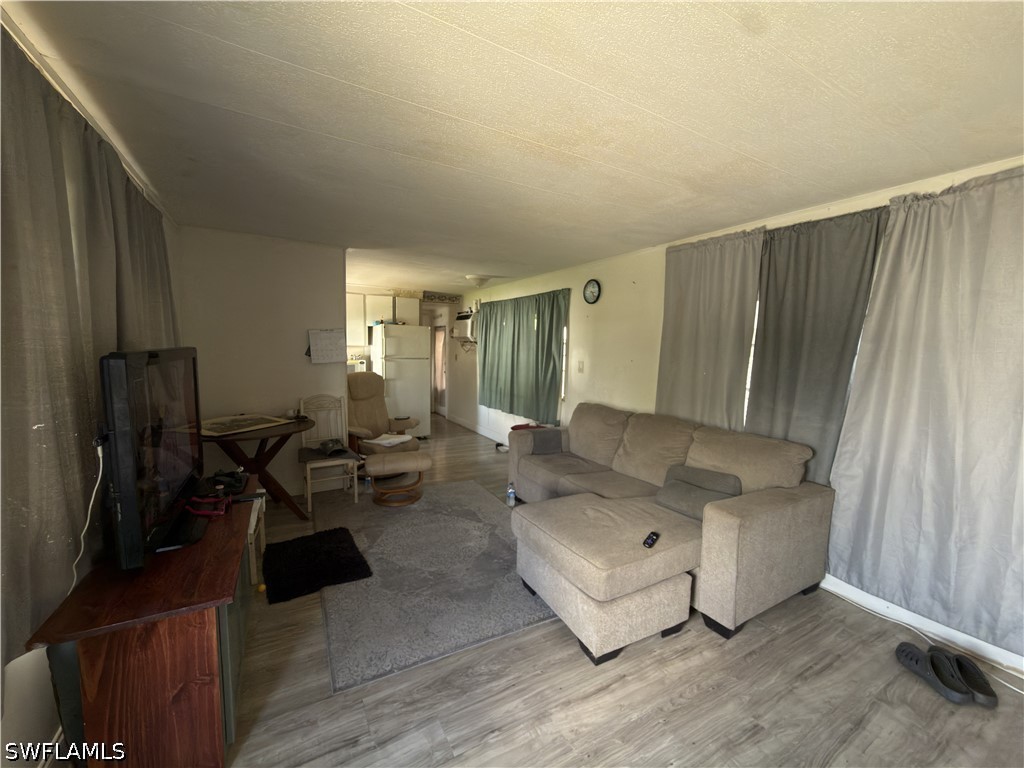 109 Enchanting Blvd Property Photo 3