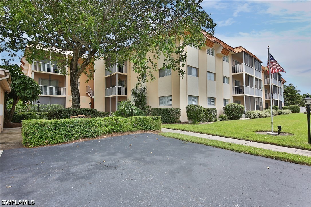 1100 Gulf Shore Blvd N 207 Property Photo 1
