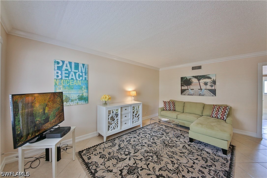 1100 Gulf Shore Blvd N 207 Property Photo 2