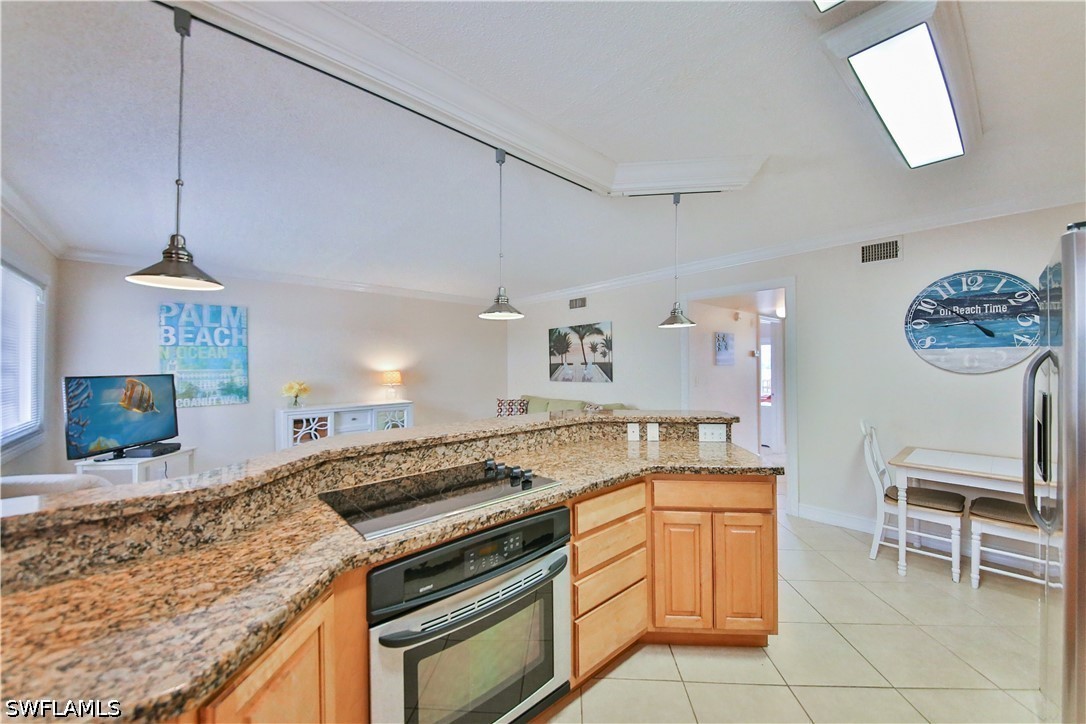 1100 Gulf Shore Blvd N 207 Property Photo 7