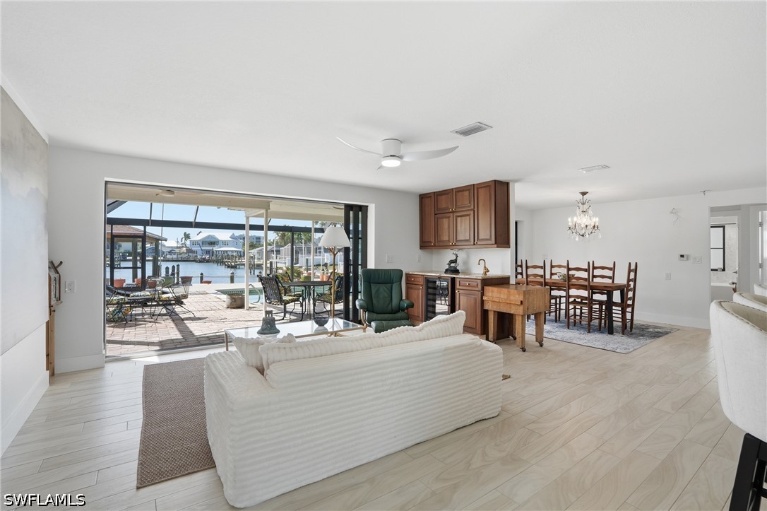 120 Albatross St Property Photo 10