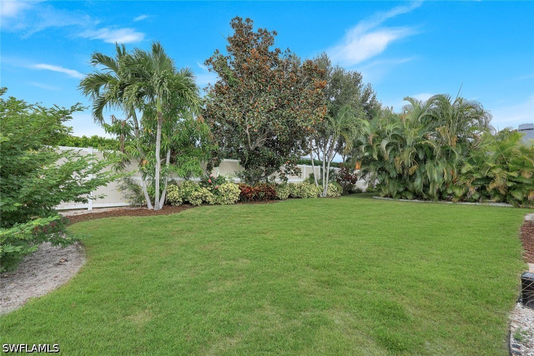 10951 Fieldfair Dr Property Photo 5