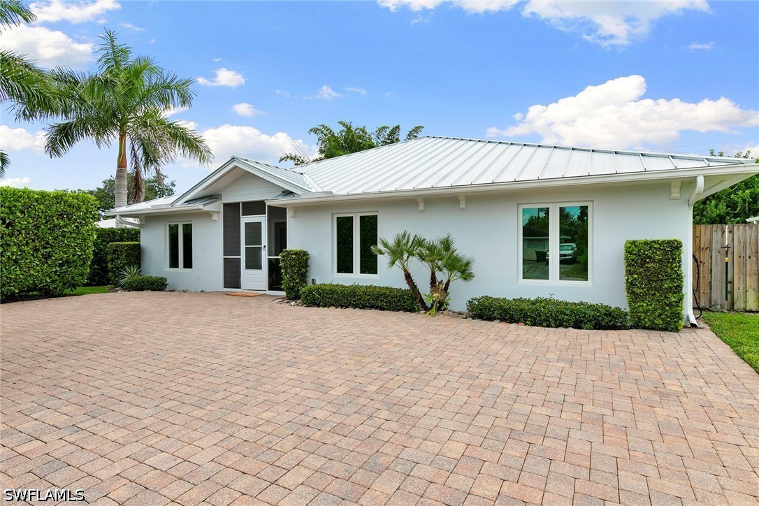 1128 Hilltop Dr Property Photo 1
