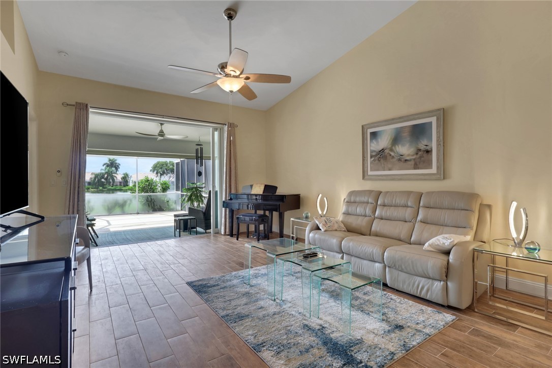 2266 Stacil Cir Property Photo 17