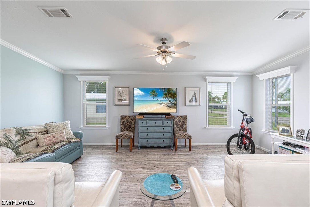 585 Cape Florida Ln Property Photo 11
