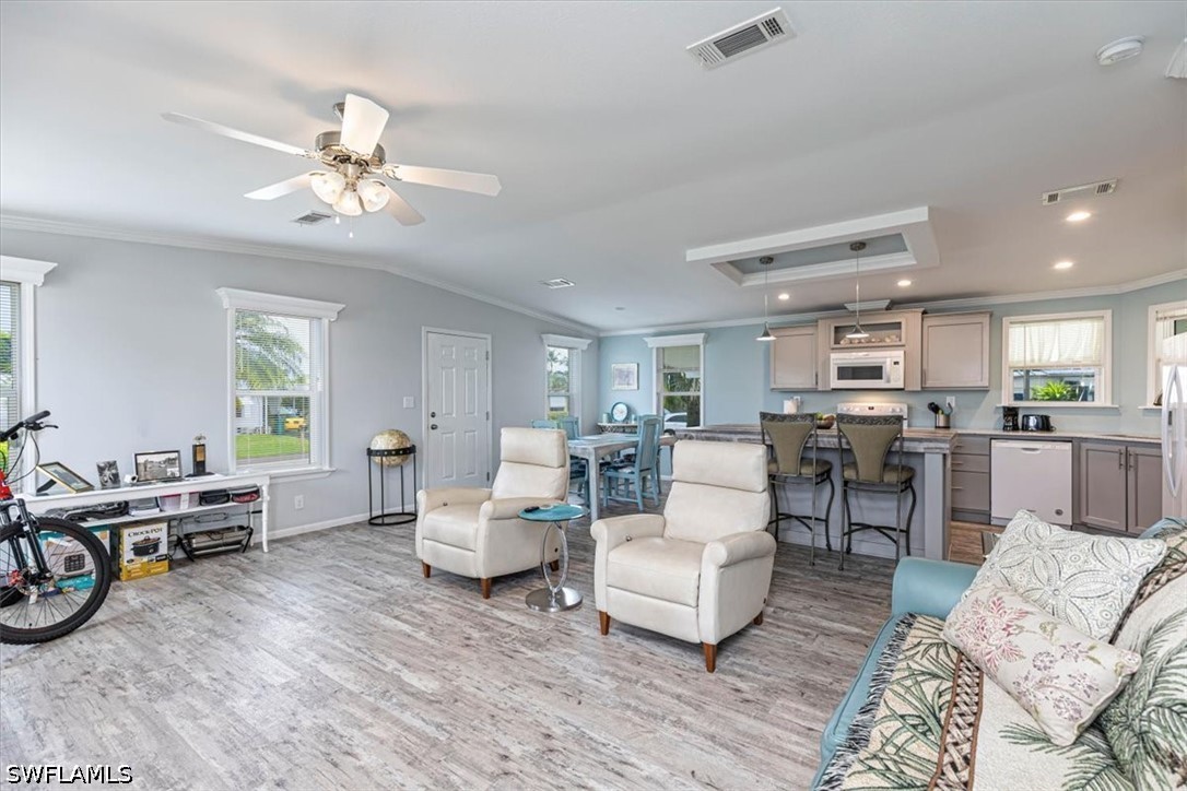 585 Cape Florida Ln Property Photo 12