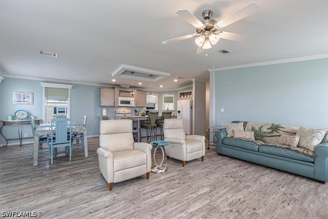 585 Cape Florida Ln Property Photo 13