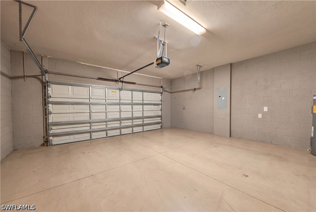 2109 Clementine St Property Photo 30