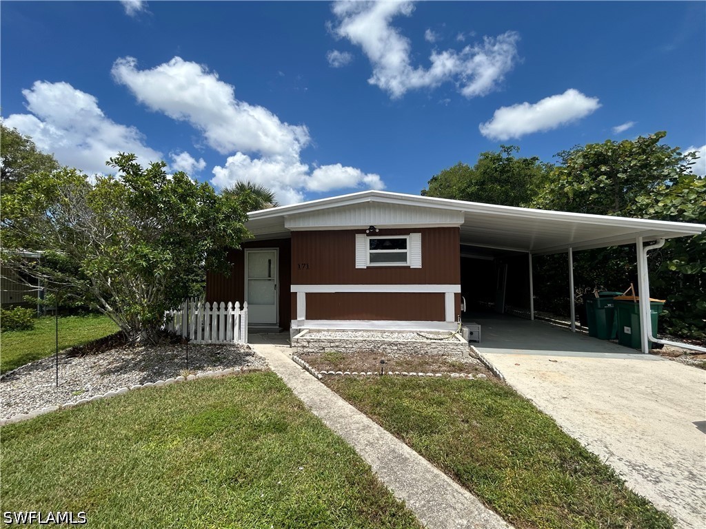 171 Grassy Key Ln Property Photo 12
