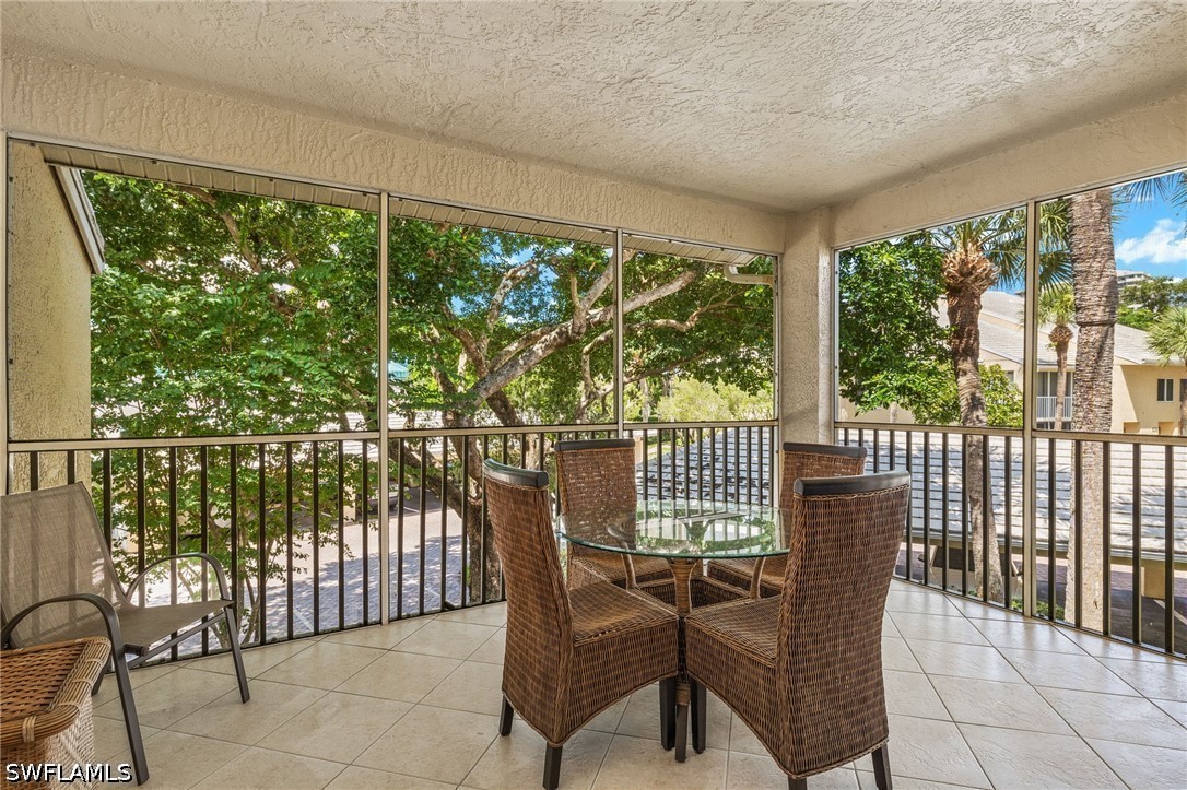 5817 Glencove Dr 405 Property Photo 1