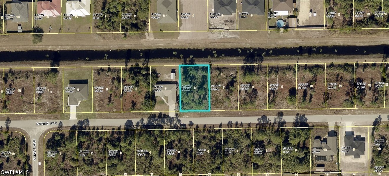 1145 Damen St E Property Photo 1