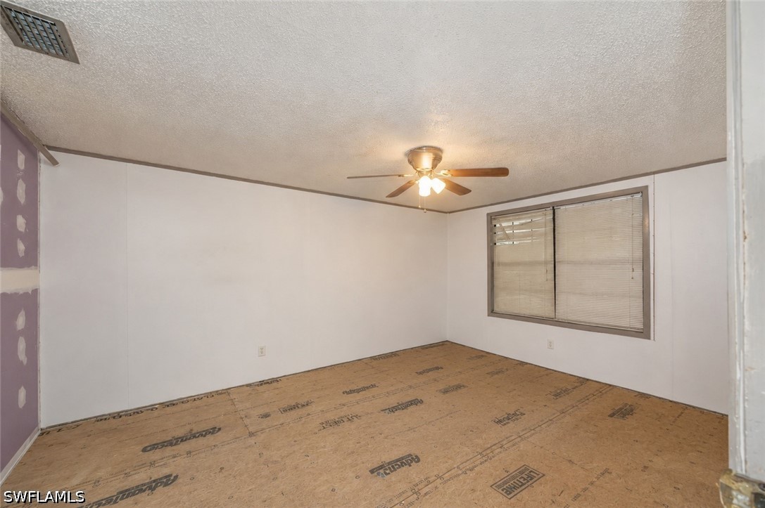 226031645 Property Photo 18