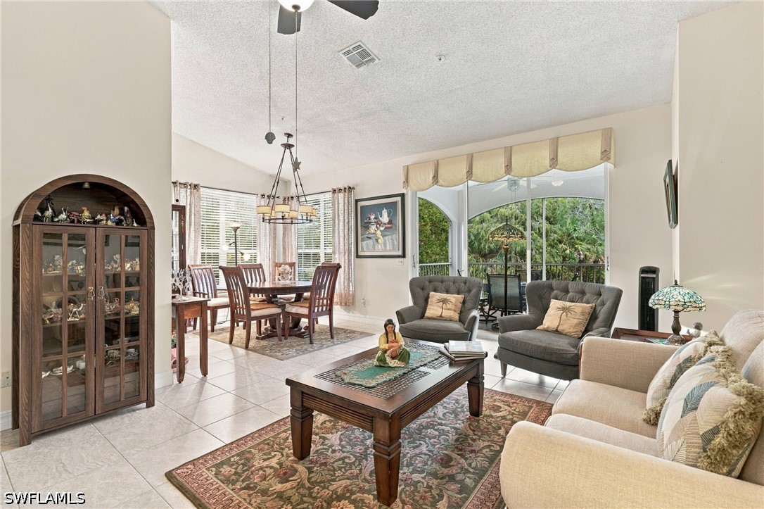 73 Silver Oaks Cir 10201 Property Photo 2