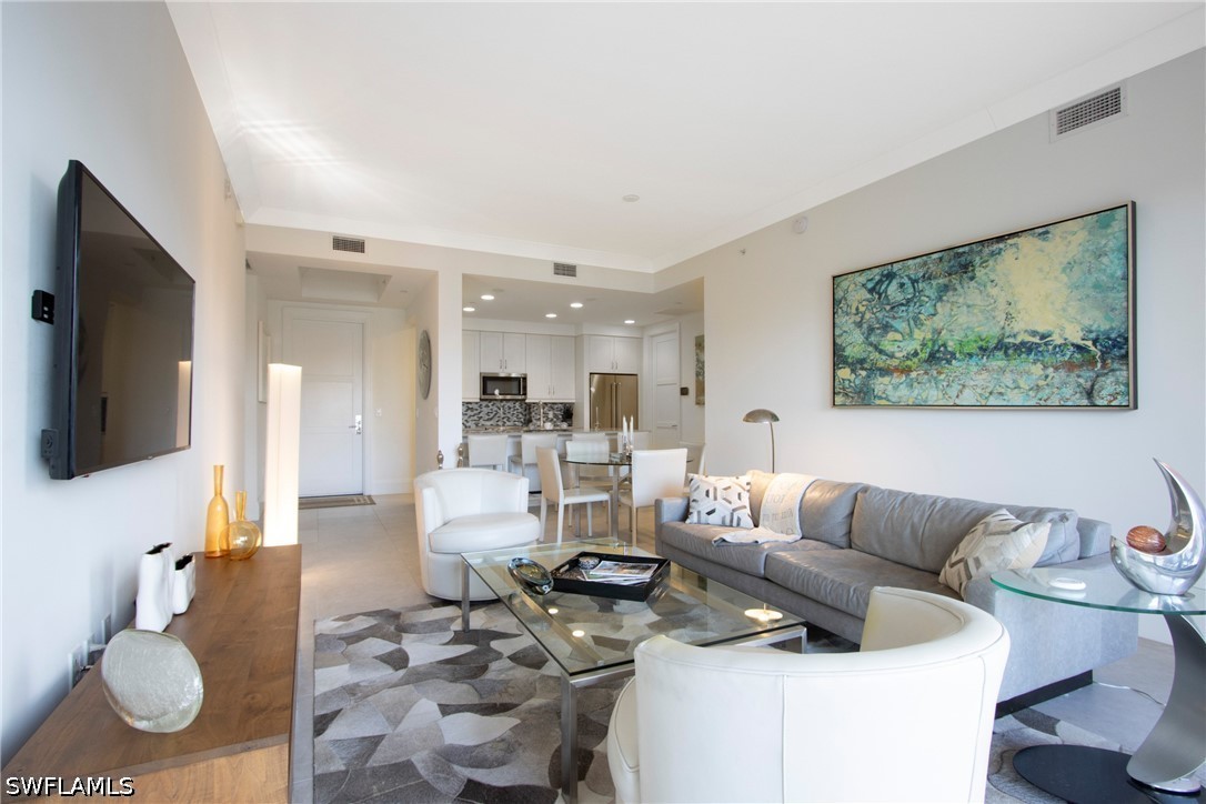 1035 3rd Ave S 303 Property Photo 3