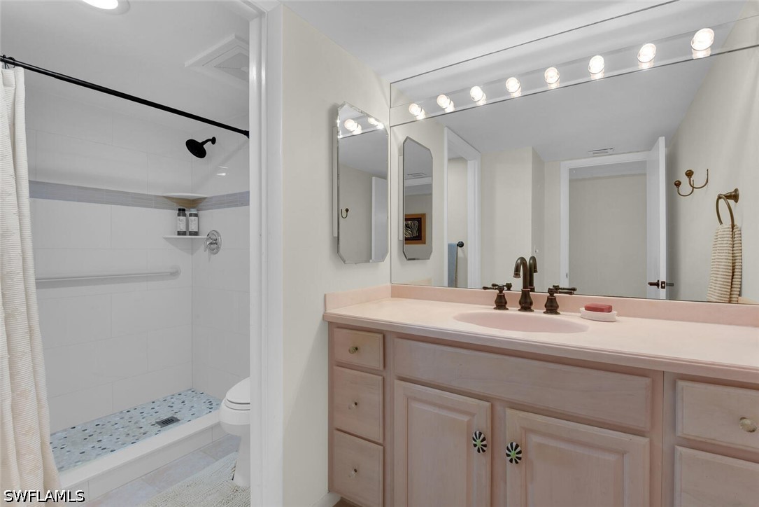222 Harbour Dr 403 Property Photo 23