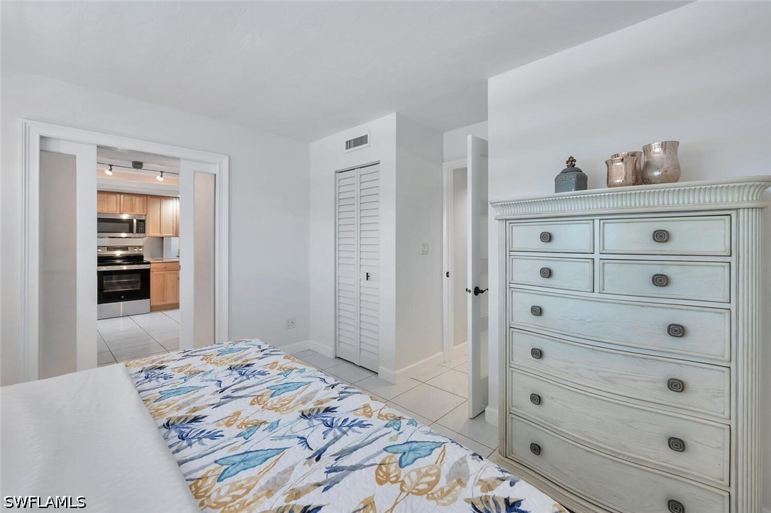 12945 Vanderbilt Dr 304 Property Photo 30