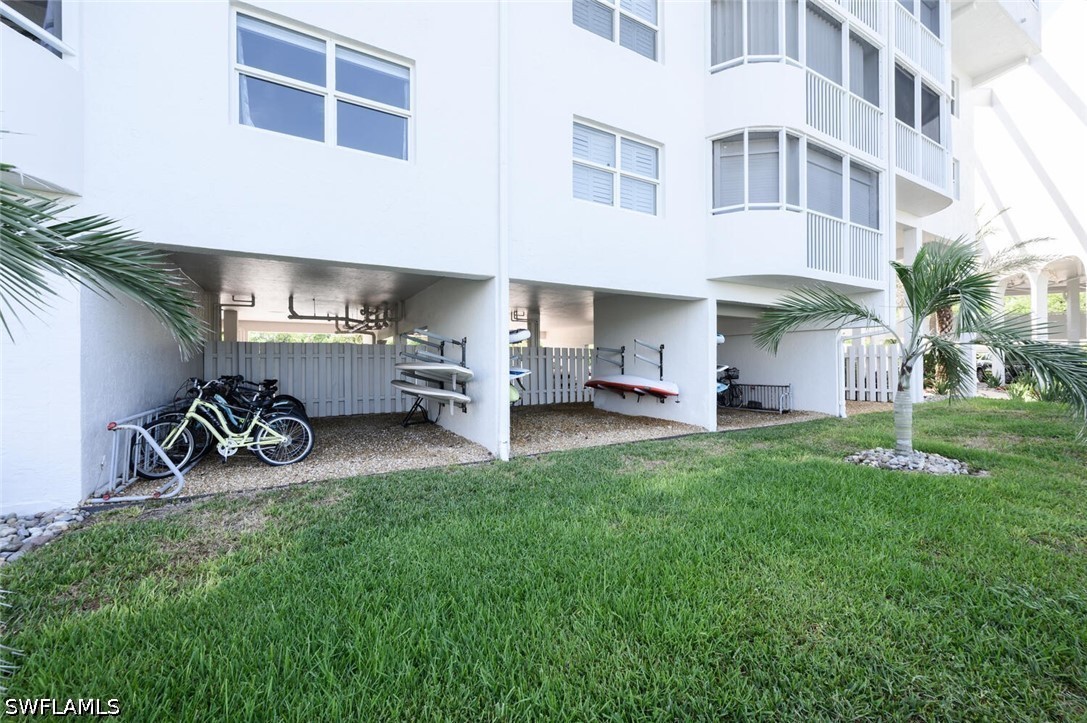 12945 Vanderbilt Dr 304 Property Photo 37