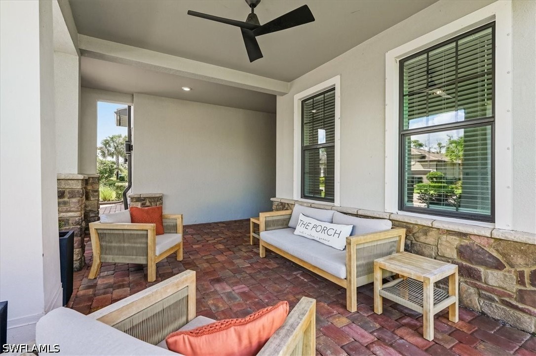 9831 Everglades Dr Property Photo 4