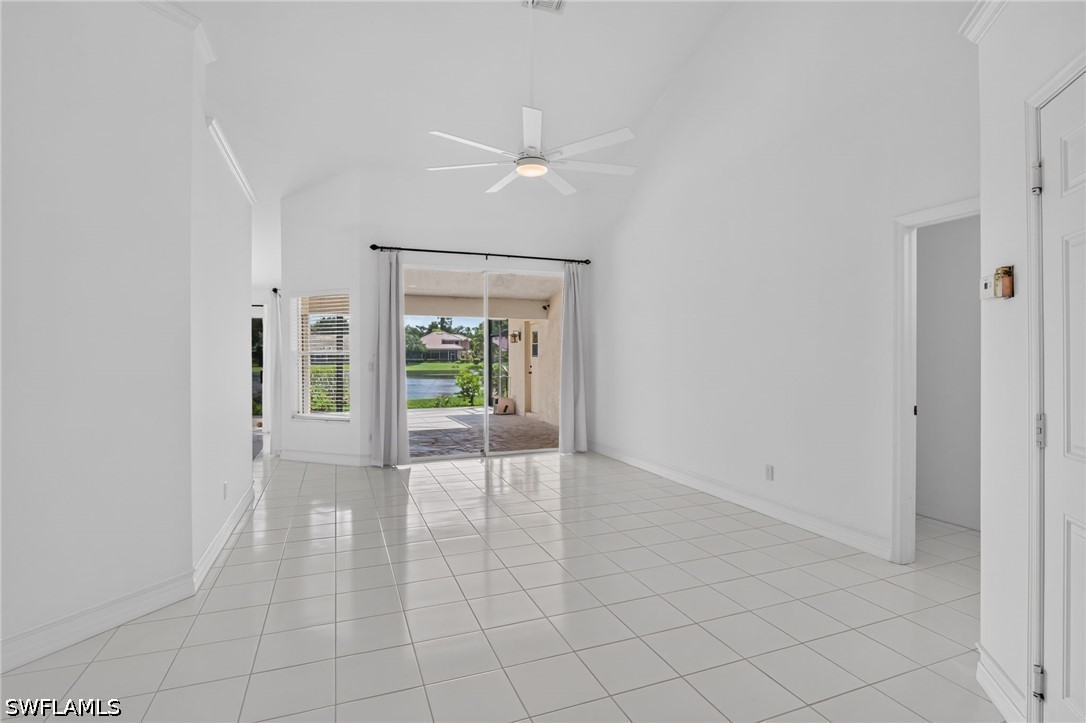 2126 E Crown Pt Property Photo 6