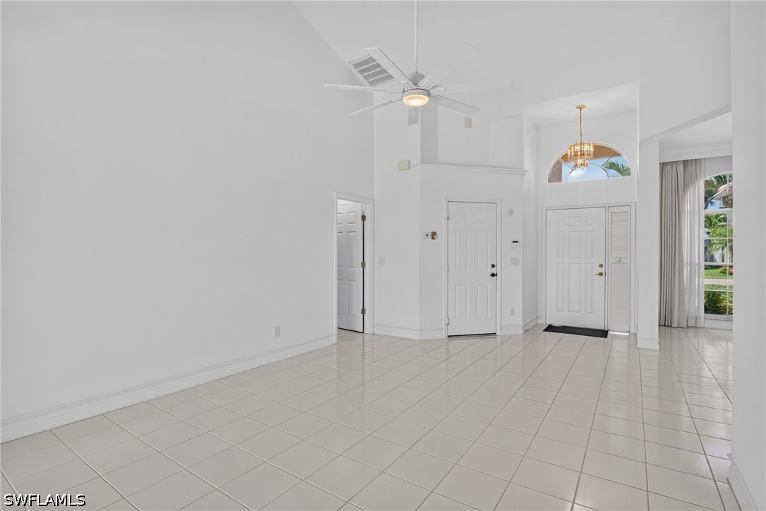 2126 E Crown Pt Property Photo 9