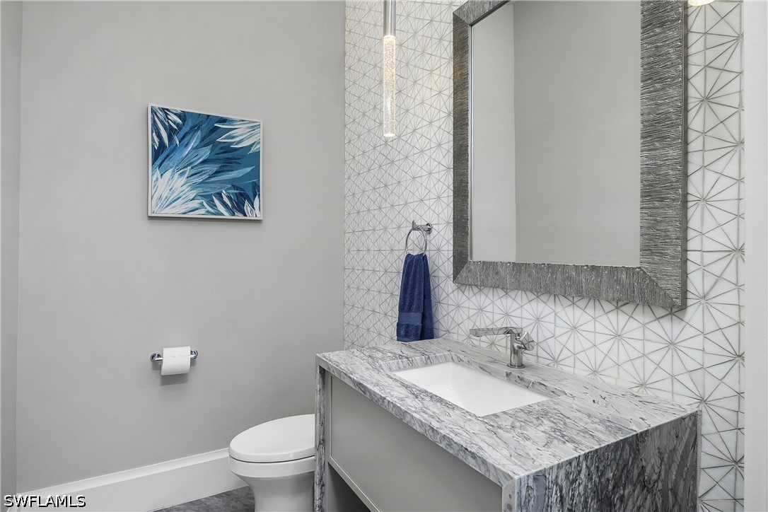 18410 Blue Eye Loop Property Photo 34