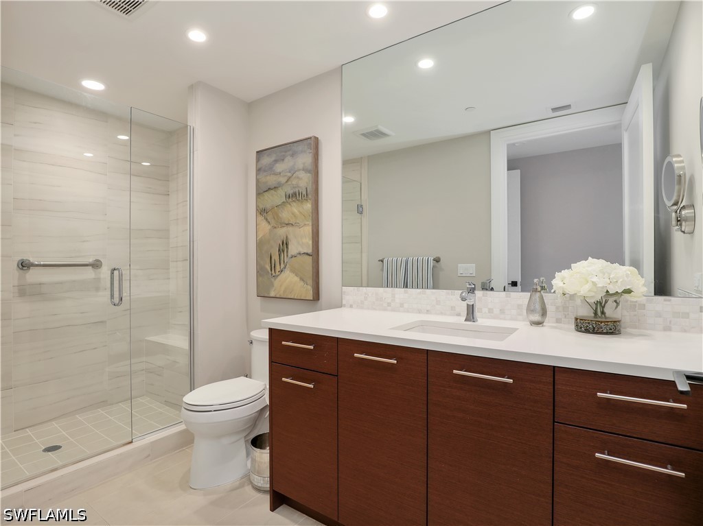 13665 Vanderbilt Dr 301 Property Photo 23
