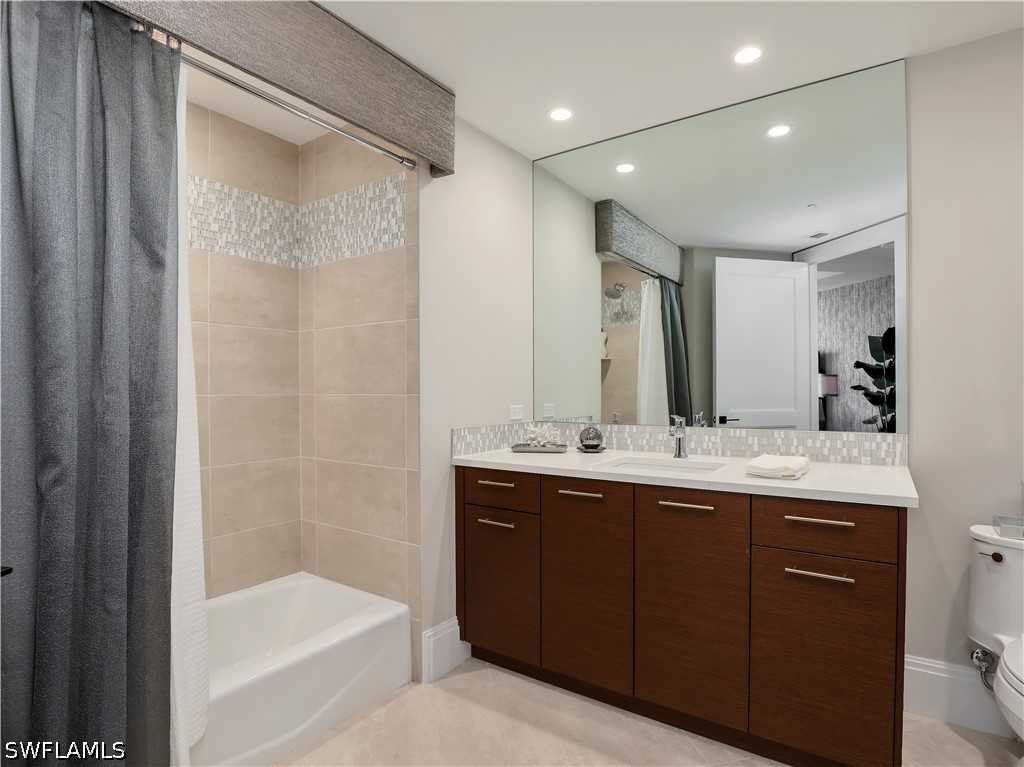 13665 Vanderbilt Dr 301 Property Photo 26