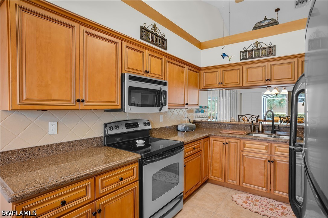 5854 Westbourgh Ct Property Photo 6