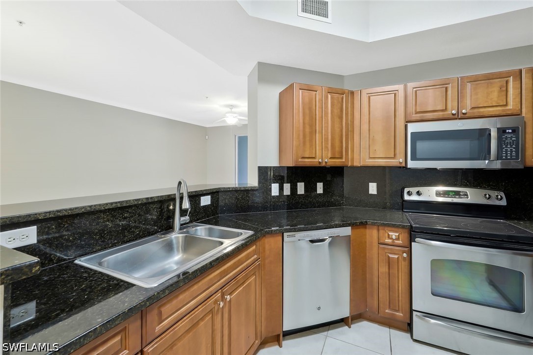 23501 Alamanda Dr 204 Property Photo 9