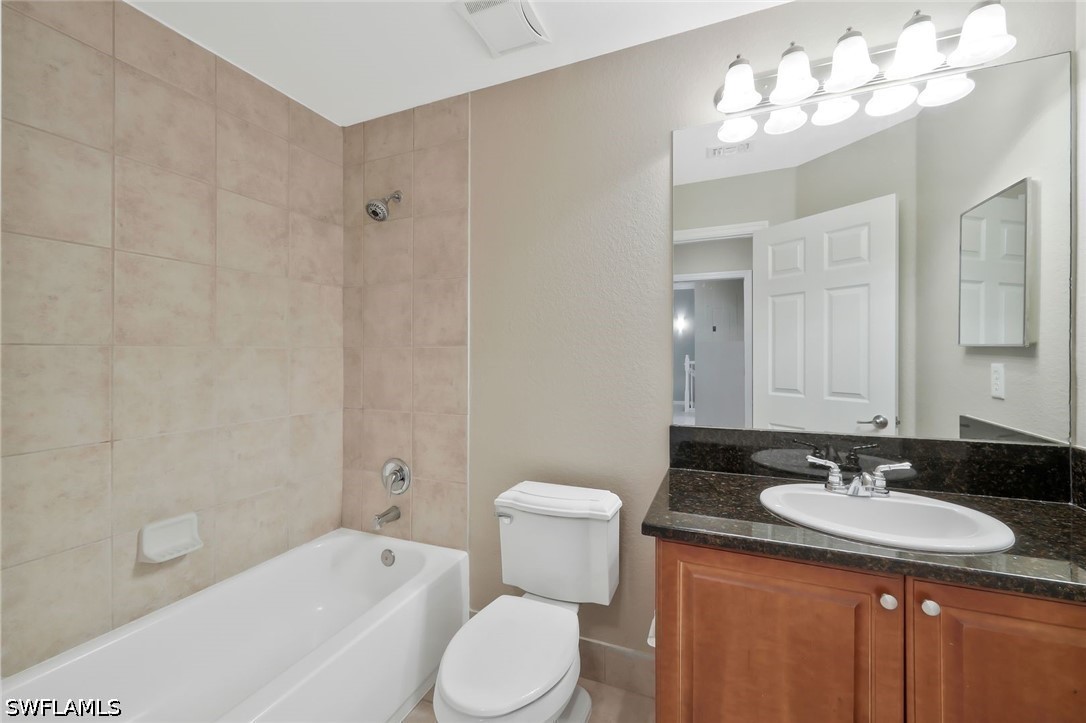 23501 Alamanda Dr 204 Property Photo 16