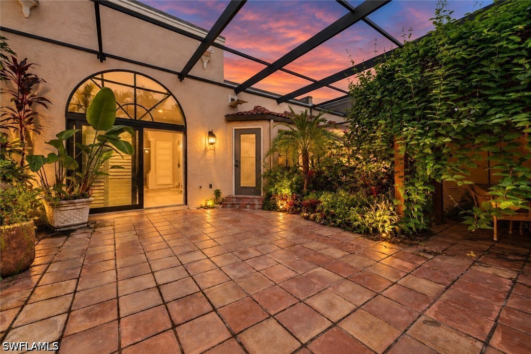 1439 Larkspur DR