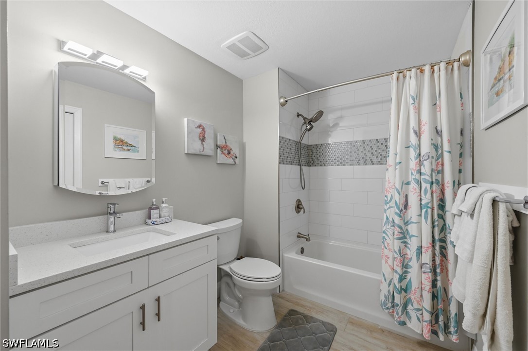 9165 Celeste Dr 103 Property Photo 24