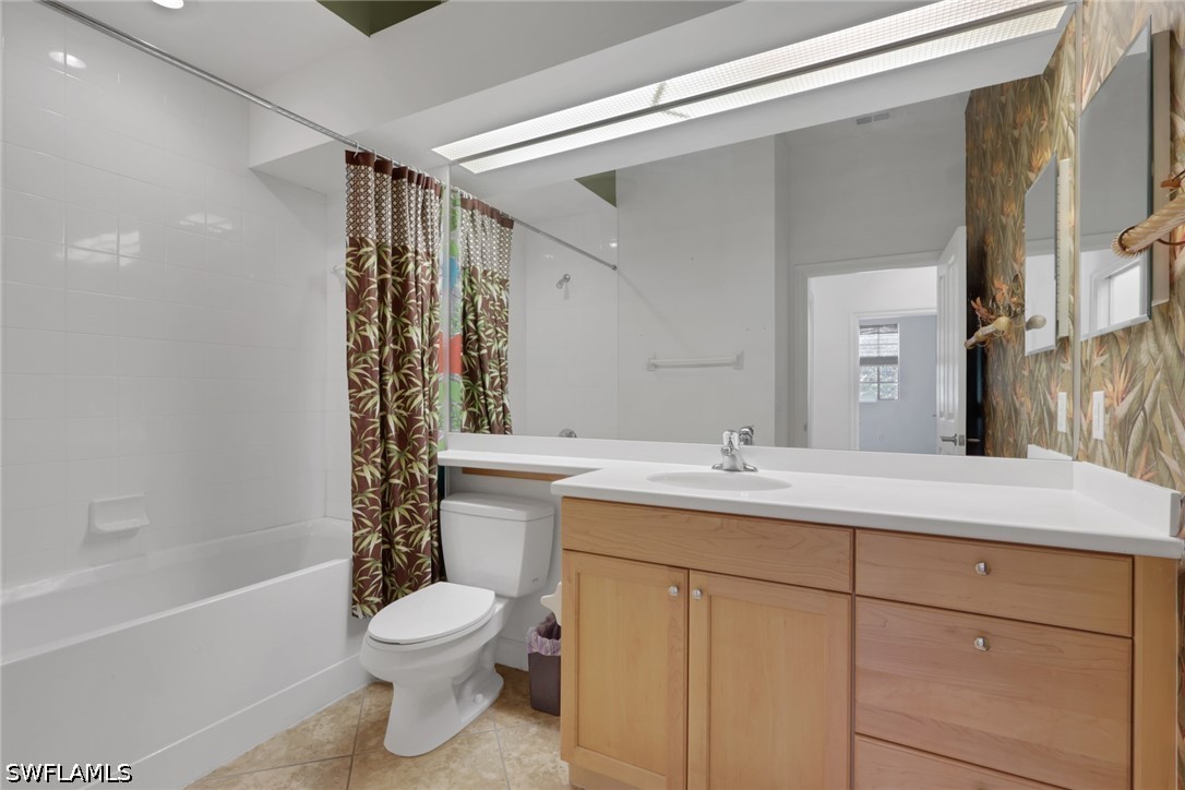 8524 Via Lungomare Cir 202 Property Photo 16