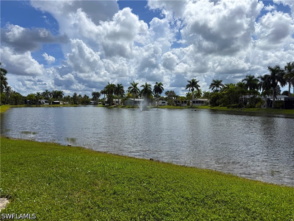 1193 Diamond Lake Cir Property Photo 4