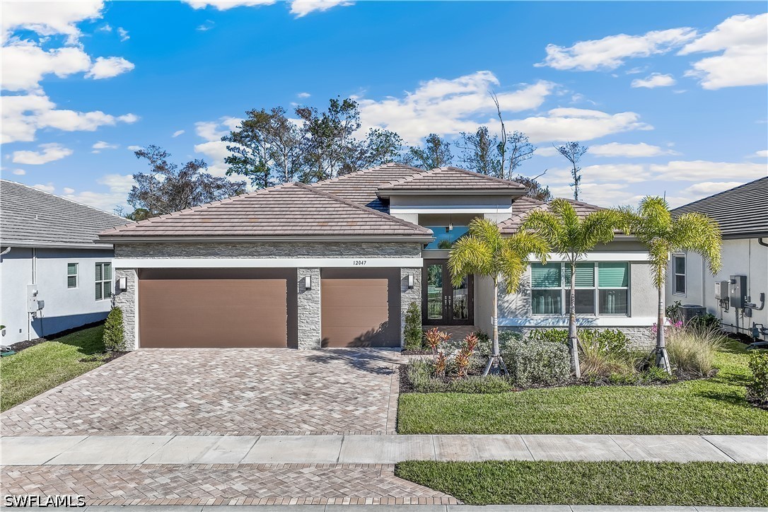 12047 Oleander Ave Property Photo 1