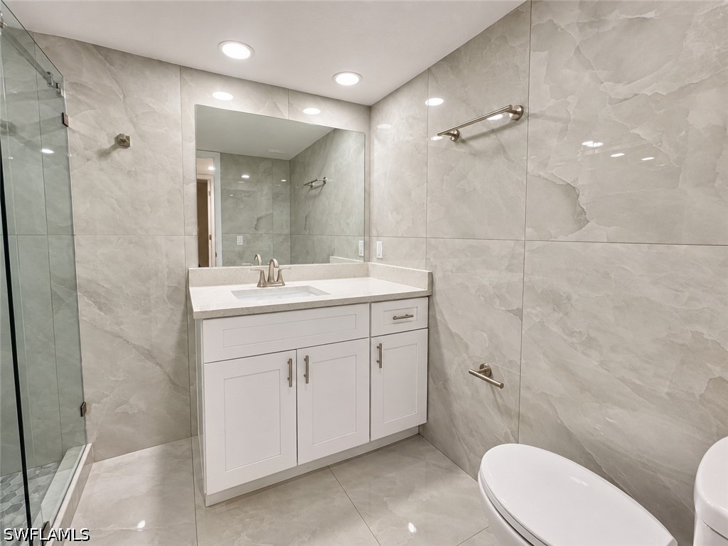 700 Valley Stream Dr 303 Property Photo 14