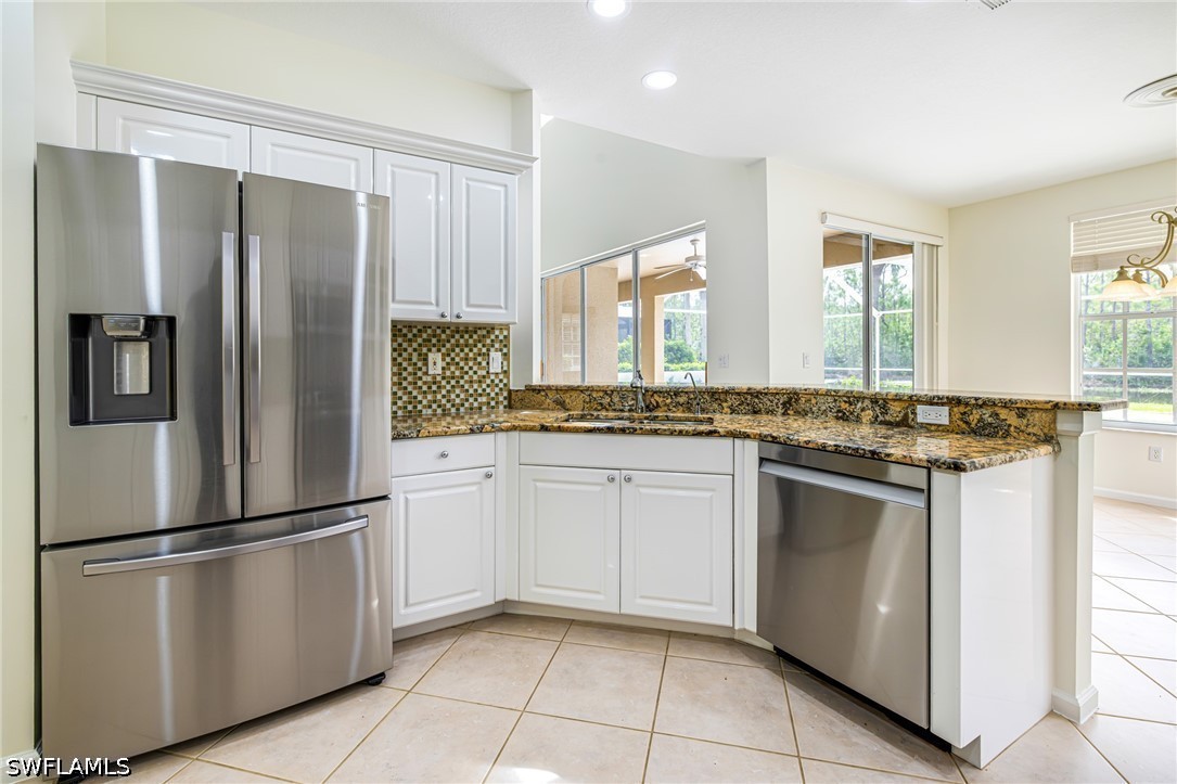 9279 Oak Strand Dr Property Photo 11