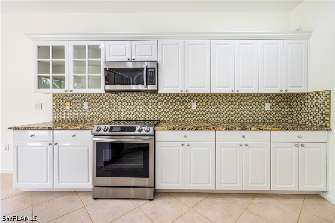9279 Oak Strand Dr Property Photo 12