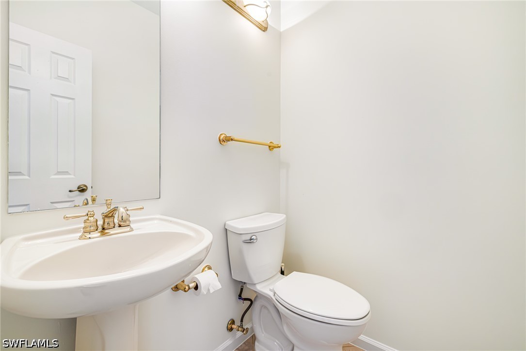 9279 Oak Strand Dr Property Photo 17
