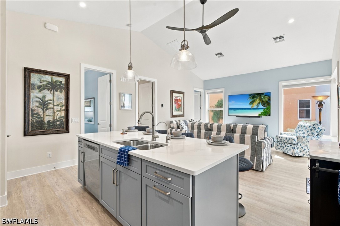 724 Estero Blvd Property Photo 11