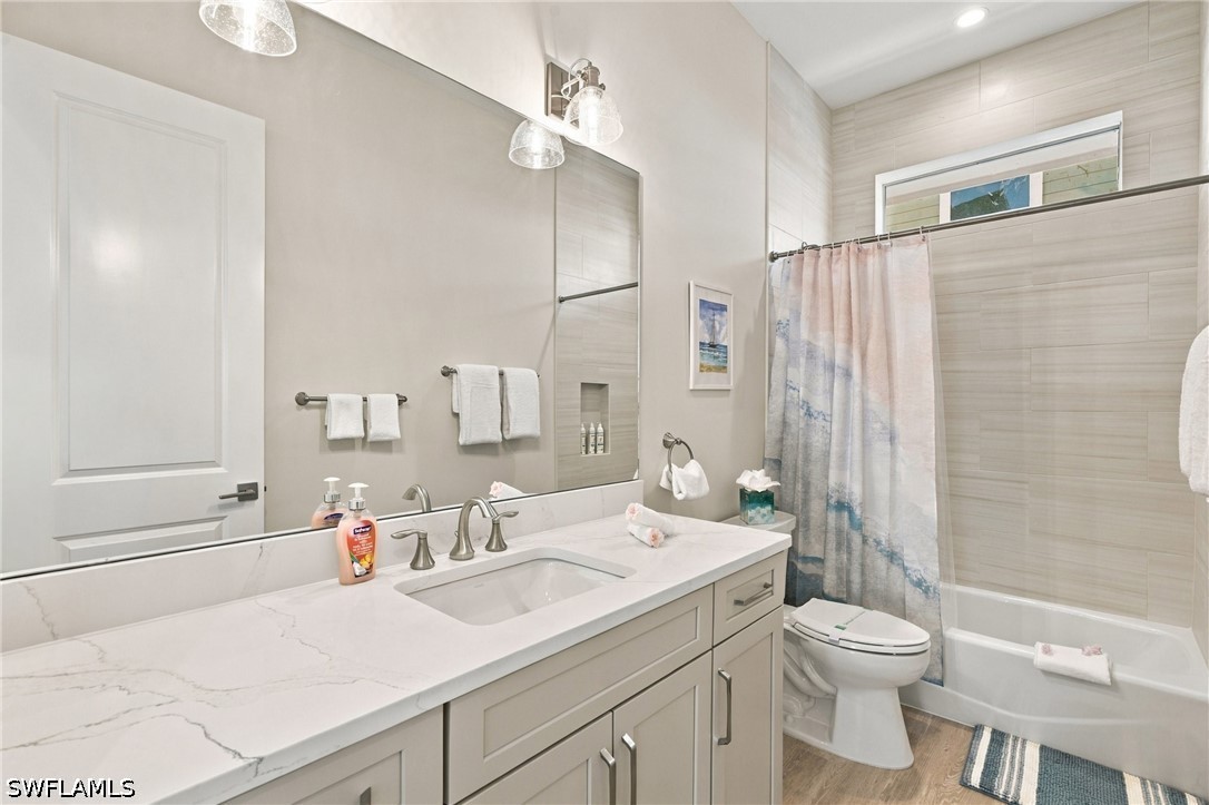 724 Estero Blvd Property Photo 19