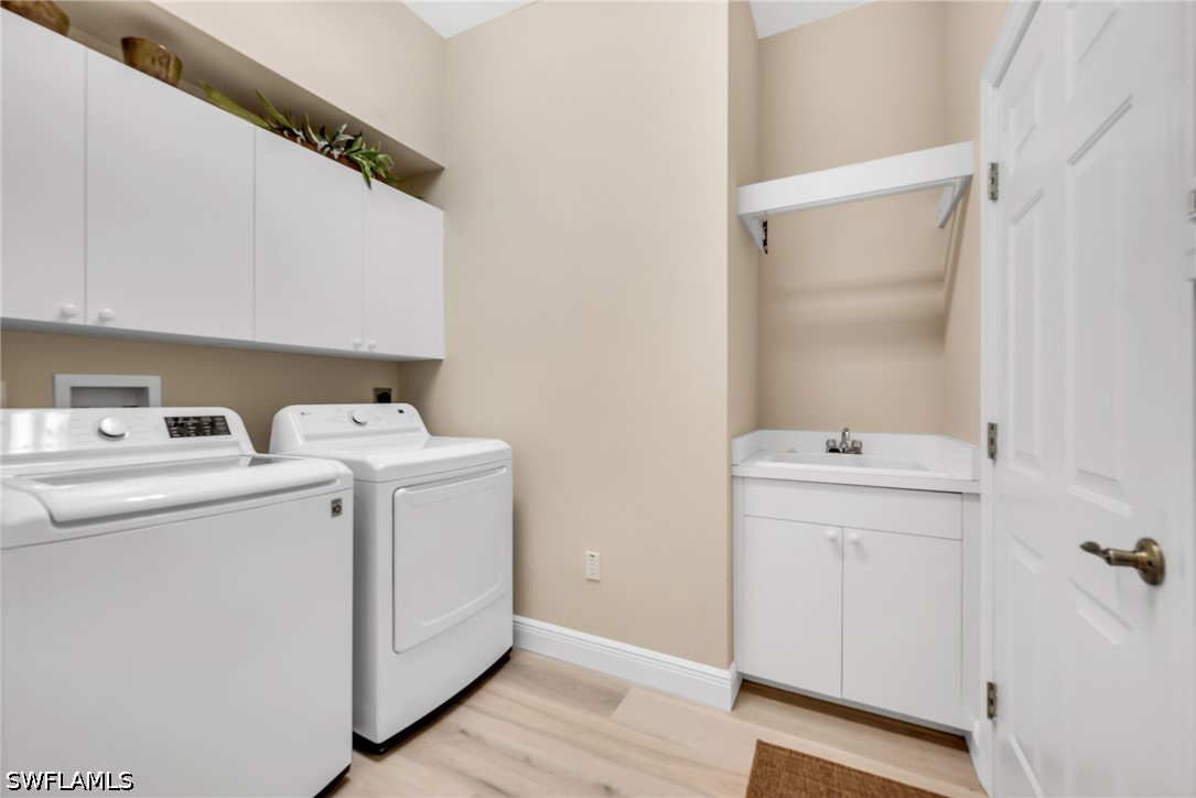 9303 Oak Strand Dr Property Photo 14