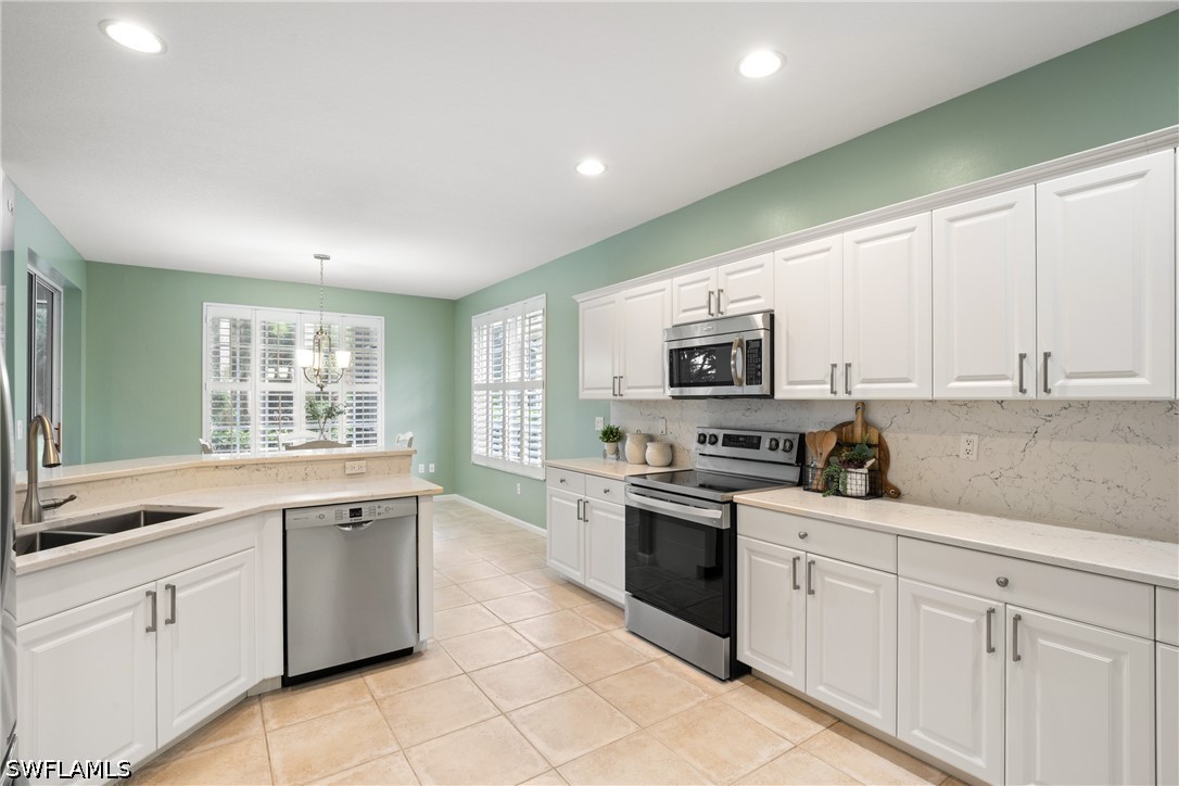 9463 Oak Strand Dr Property Photo 10
