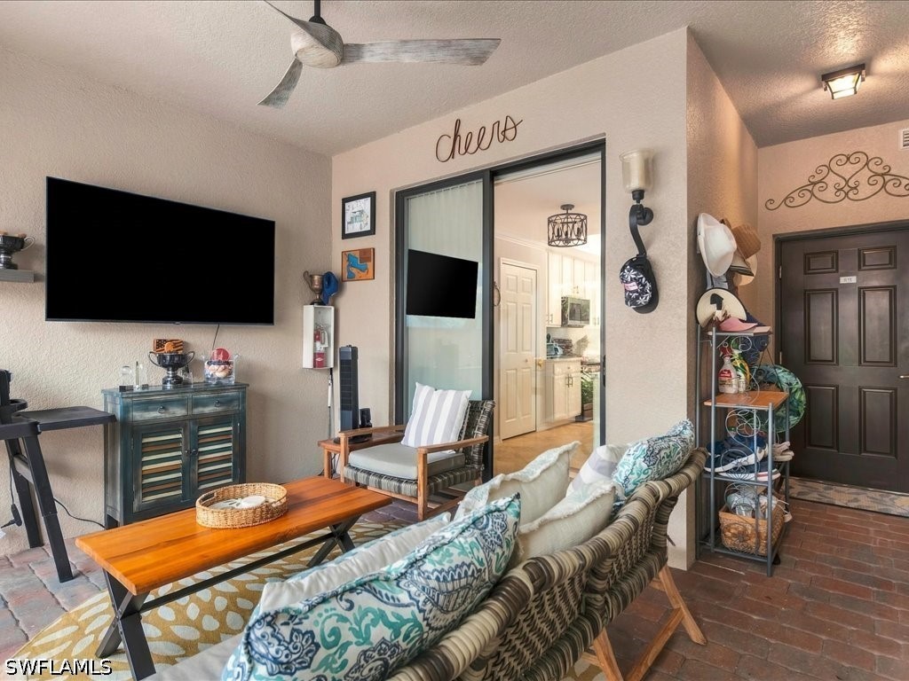 9840 Venezia Cir 815 Property Photo 5