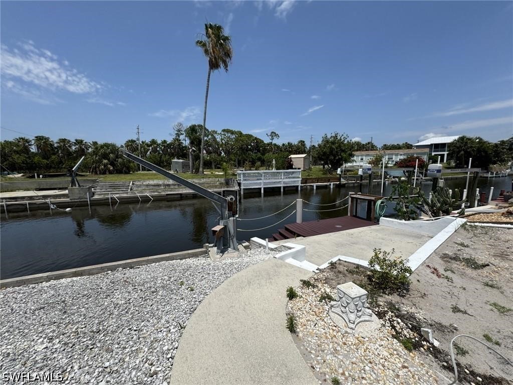 4696 Leilani Ln Property Photo 7