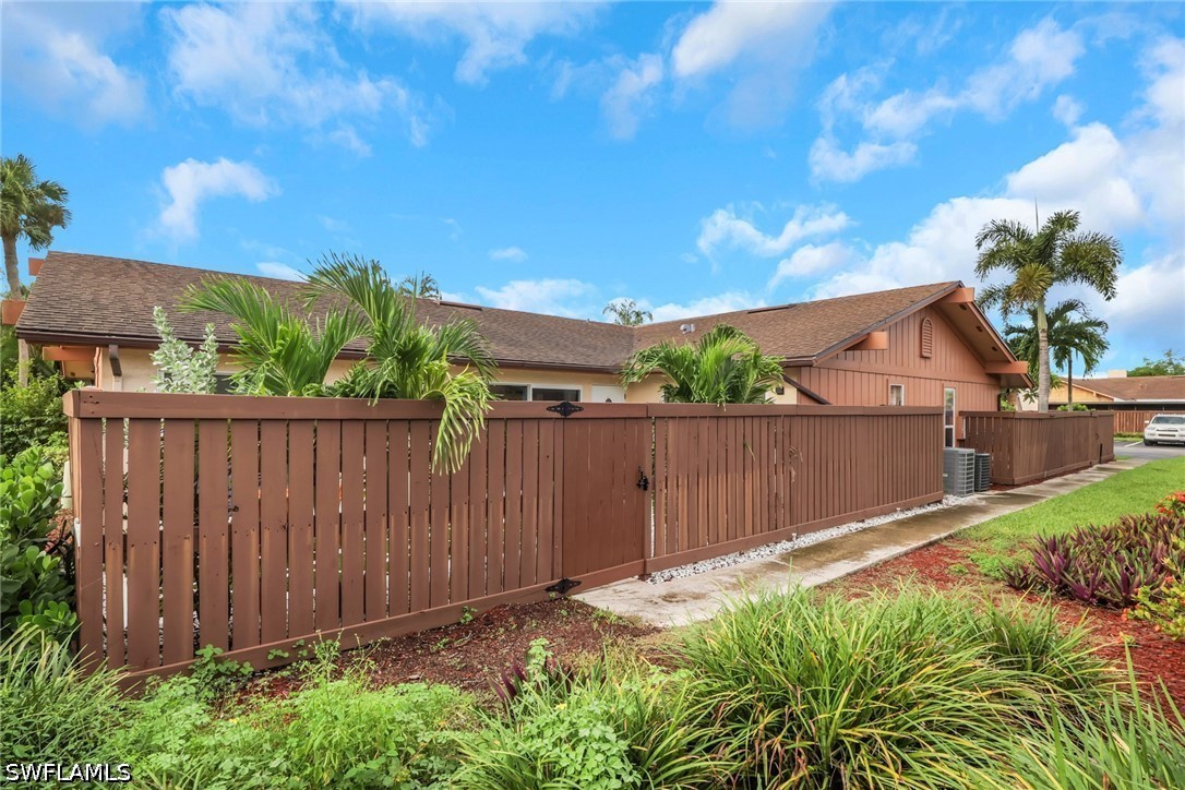 6303 Royal Woods Dr Property Photo 5