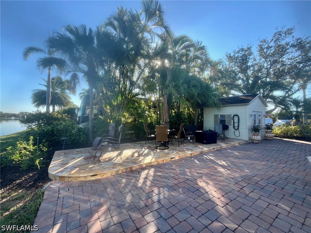 4613 Southern Breeze Dr Property Photo 4